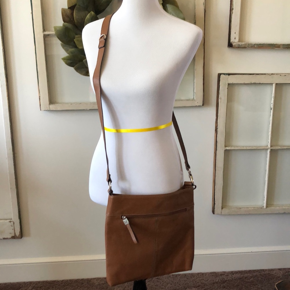 Brown leather crossbody bag